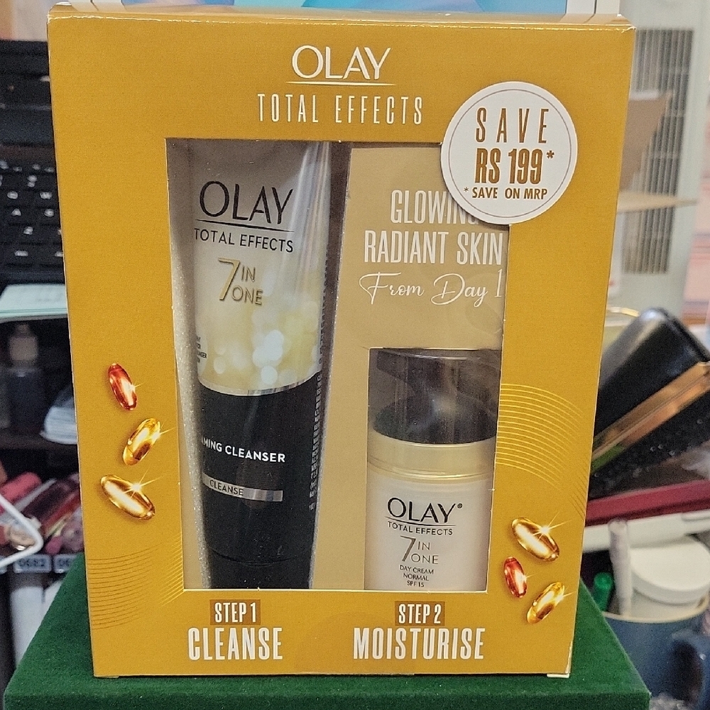 OLAY Total Effects 7 in One Skincare Duo Foam Cleanser & Day Cream New in Box